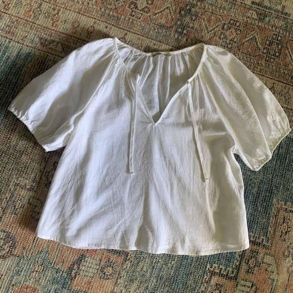 Abercrombie & Fitch peasant top 🤍 - Picture 5 of 6